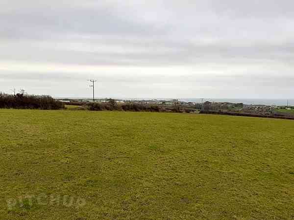 Non-electric grass pitch