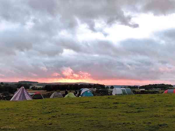 Staplaats voor een tent of voor vouwwagen op gras zonder elektriciteit (tot 2 personen)