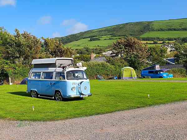 Non-electric grass campervan pitch (maximum 6 metres)