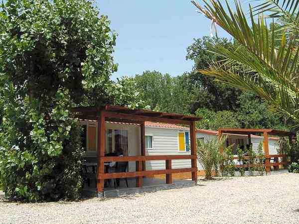 2 bedroom mobile home (air conditioning)