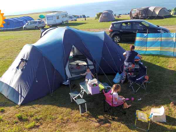 Primitive grass site (family, maximum 2 adults)