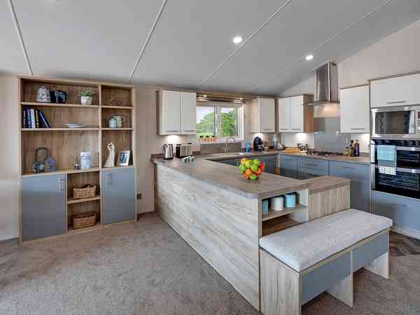 Spacious kitchen area Spacious kitchen area