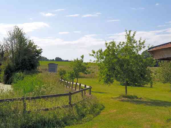 Non-electric grass pitch