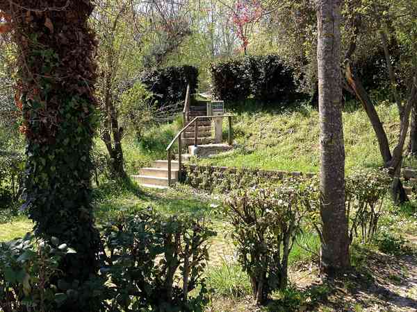 Emplacement sur herbe avec électricité