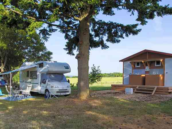Piazzola su terreno battuto e erba con elettricità facoltativa