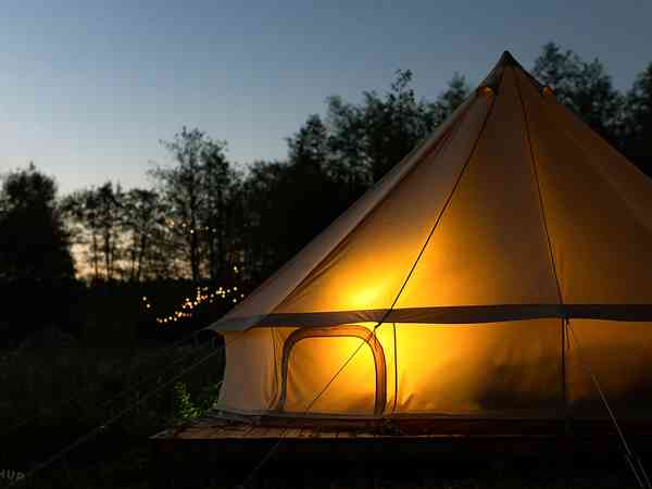 Bell tent (2 adults and 3 children, maximum 2 adults)