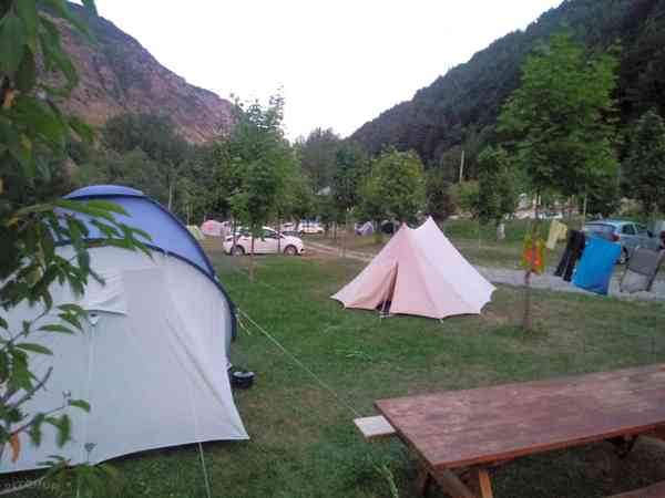 Non-electric grass tent pitch