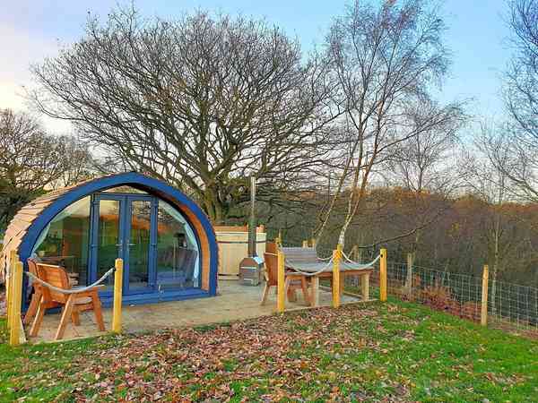 Robin camping pod (hot tub)