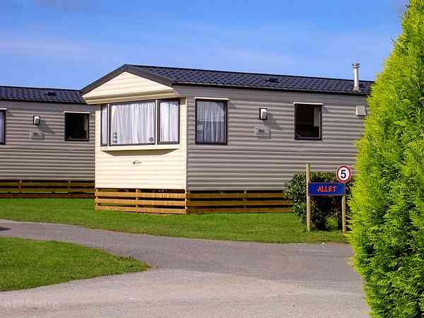 Stacaravan 2 slaapkamers (comfortabel, huisdieren toegestaan)