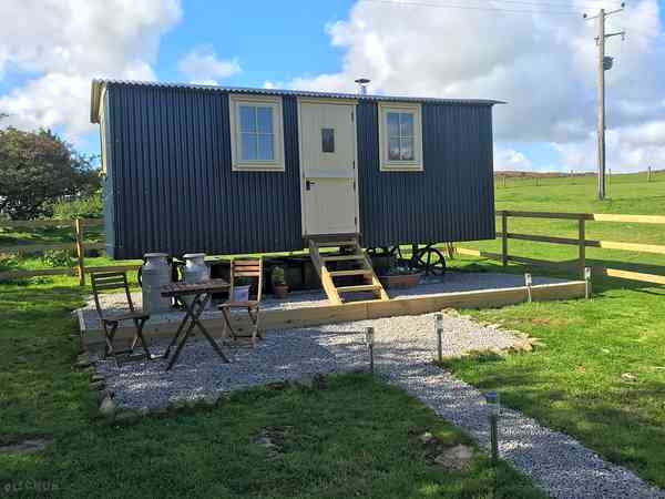 Shepherd's hut (ensuite)