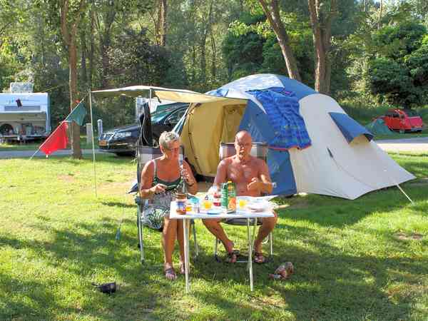 Emplacement pour tente sur herbe sans électricité