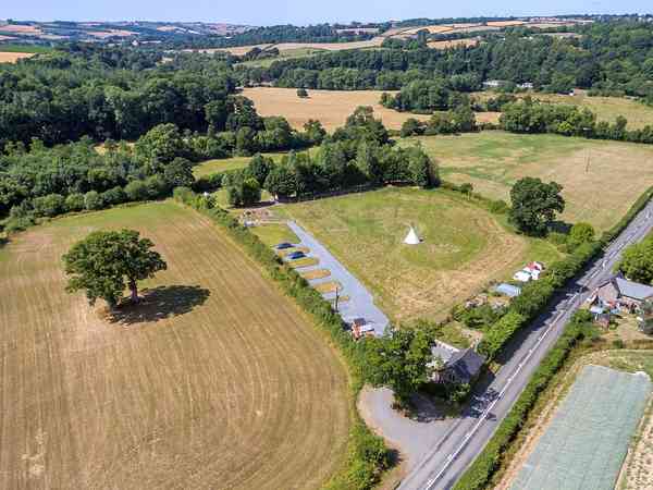 Emplacement sur herbe et gravier sans électricité