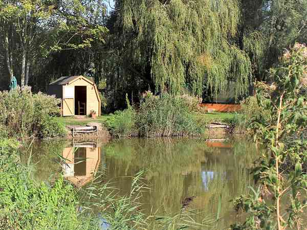 Patsy's lakeside camping pod