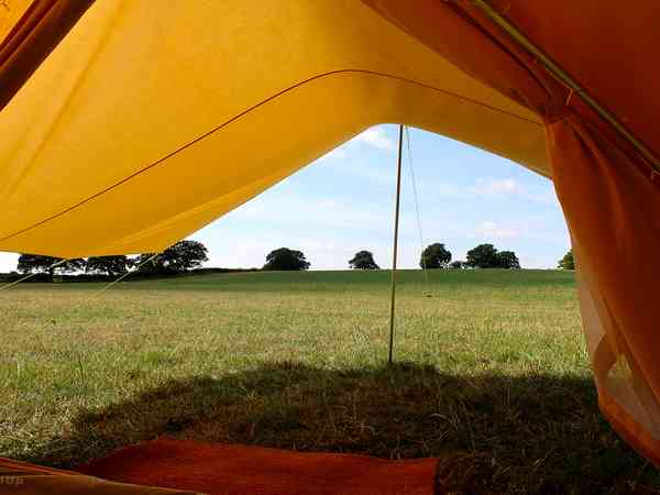 Bell tent (2 adults and 2 children)
