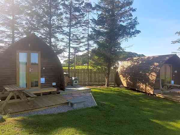 Camping pod (ensuite, hot tub)
