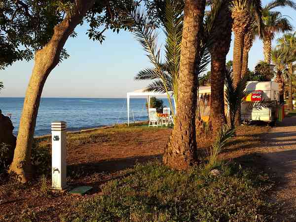 Electric earth pitch (sea view)