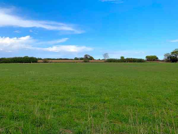 Non-electric grass touring pitch