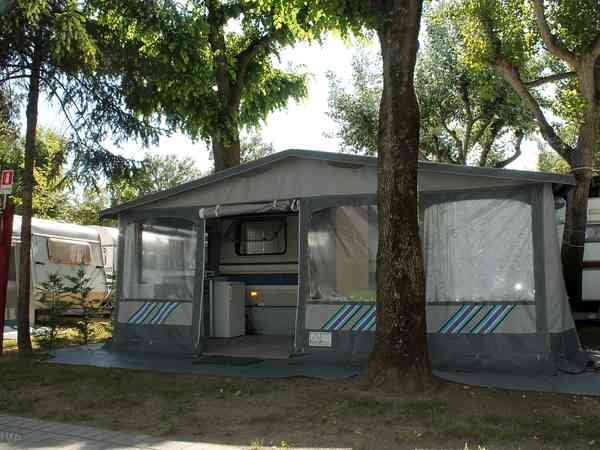 Outside the caravan - illustrative photo, décor may change Outside the caravan - illustrative photo, décor may change