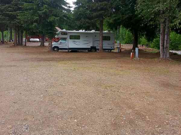 FHU gravel trailer site (waterside)