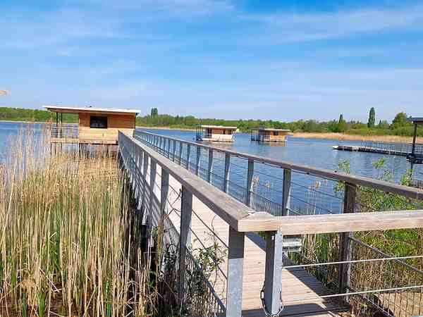 Roseaux sur pilotis 1 bedroom lodge (sheltered balcony, wood-burning stove)