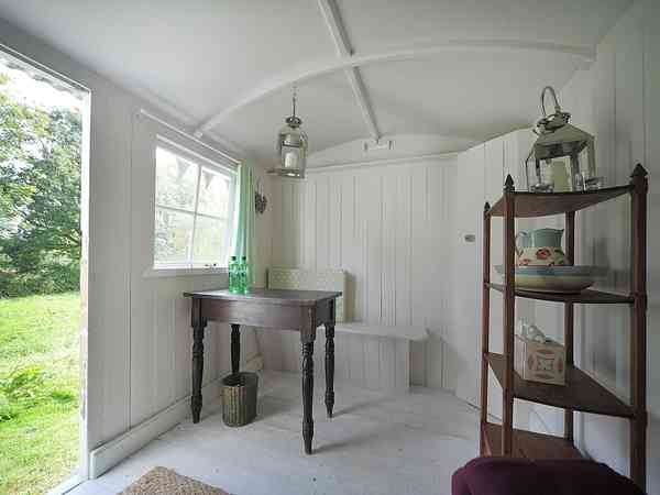 Clover shepherd's hut