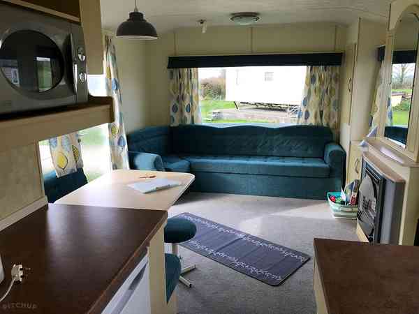 Pine 3 bedroom static caravan