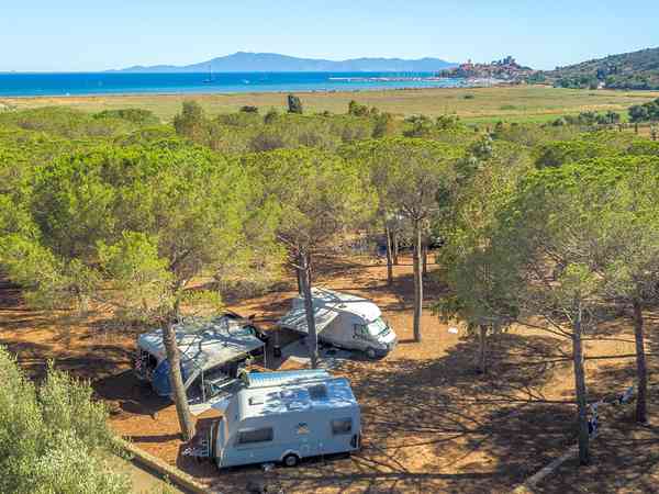 Pineta fully-serviced grass and earth touring pitch