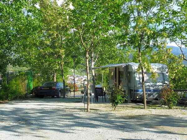 Emplacement sur gravier avec électricité optionnelle