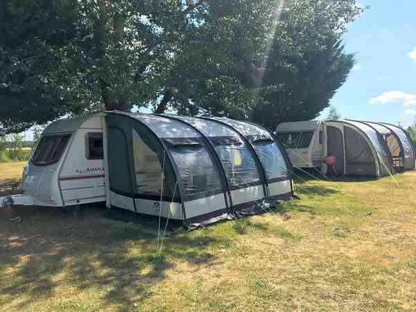 Sited caravan for hire. Sleeps 2 people. Kitchenette with gas oven and hob, fridge, sink. Toilet. Sited caravan for hire. Sleeps 2 people. Kitchenette with gas oven and hob, fridge, sink. Toilet.