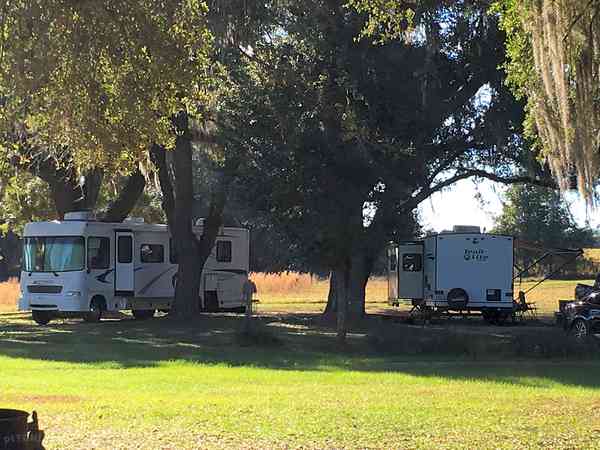 Fully-serviced grass and gravel touring pitch