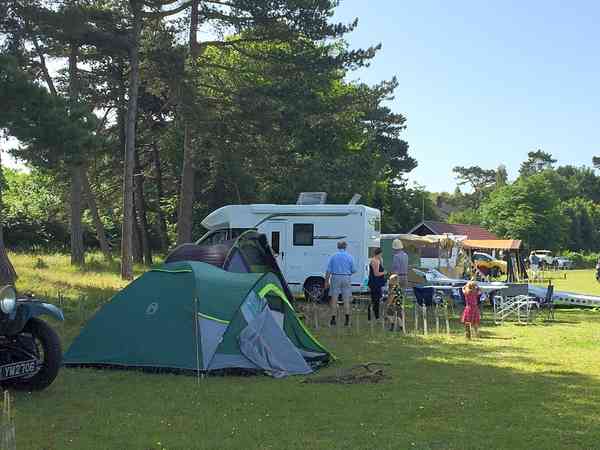 Staplaats op gras en zand volledig uitgerust