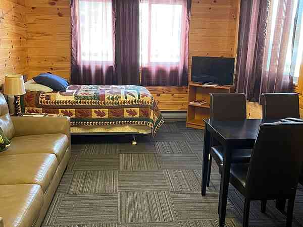 Kitchen 1 bedroom hotel or motel