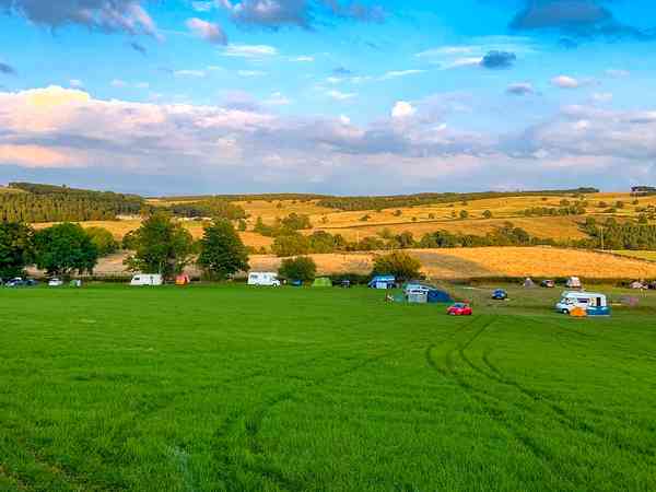 Emplacement pour véhicule de tourisme sur herbe sans électricité