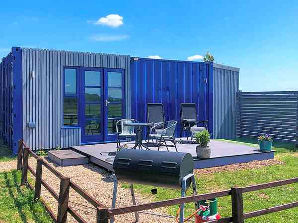 Zeebrugge 1 bedroom lodge (2 adults and 2 children, hot tub)