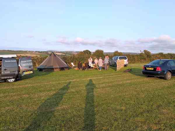 Non-electric grass tent or trailer tent pitch