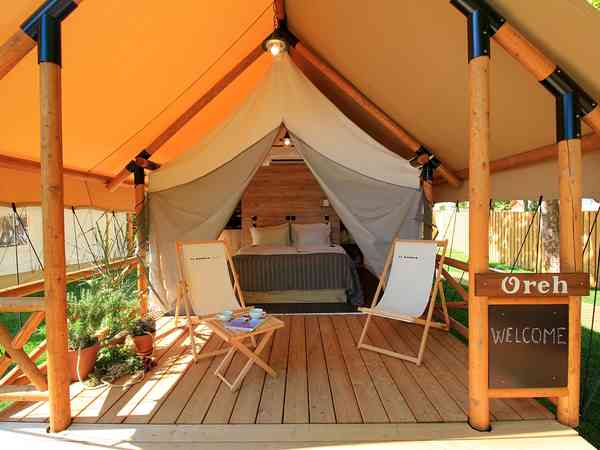 Safari tent