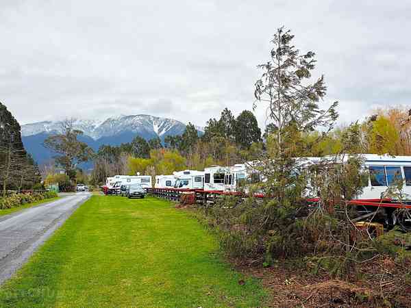 Powered gravel motorhome site