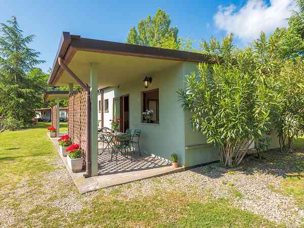 Bungalow 2 camera