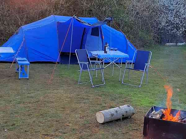 Electric grass tent or trailer tent pitch