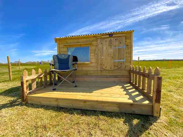 Hut microlodge