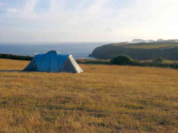 Non-electric grass tent or trailer tent pitch