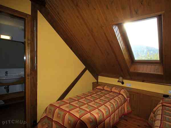 Hotel lub motel 1 pokój (dwa pojedyncze łóżka)