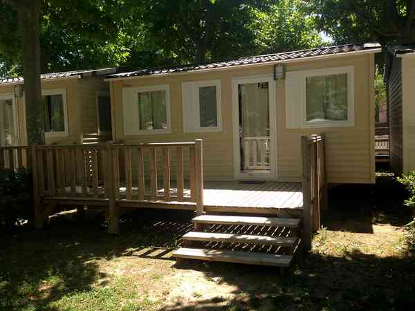 Prima 2 bedroom static caravan (air conditioning, no pets)