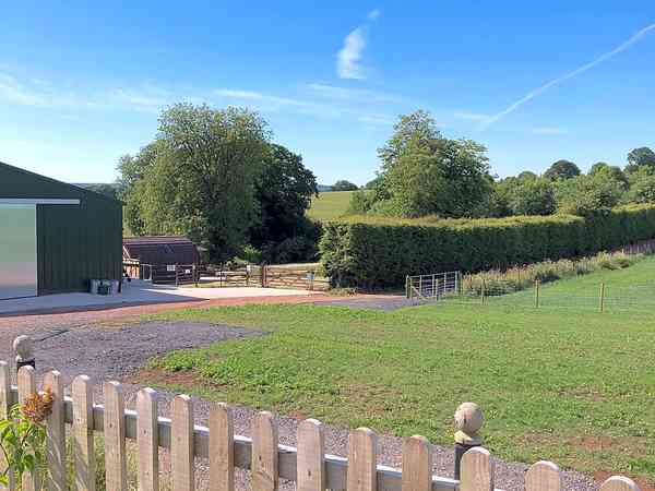 Emplacement pour tente ou pour caravane pliante (Keepers Meadow) sur sol dur et herbe sans électricité