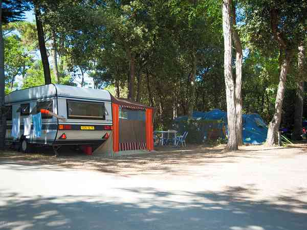 Non-electric grass and sand pitch