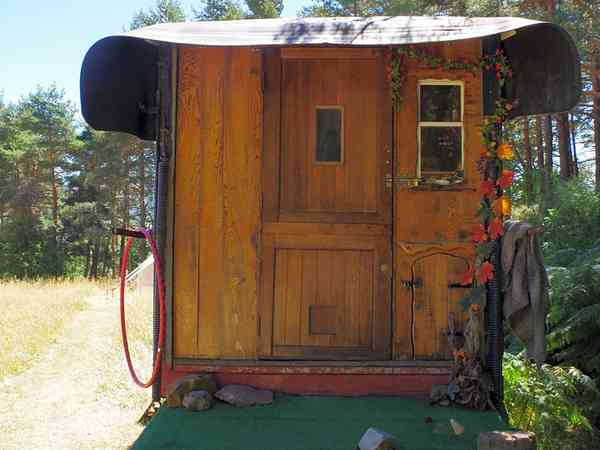 Bluebell gypsy wagon (2 adults and 1 child)