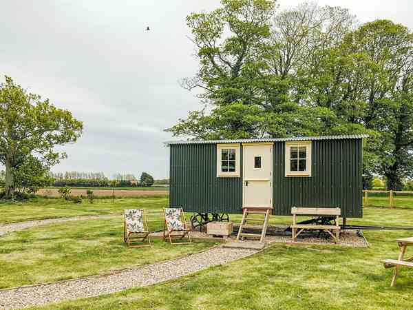 The Gardener shepherd's hut