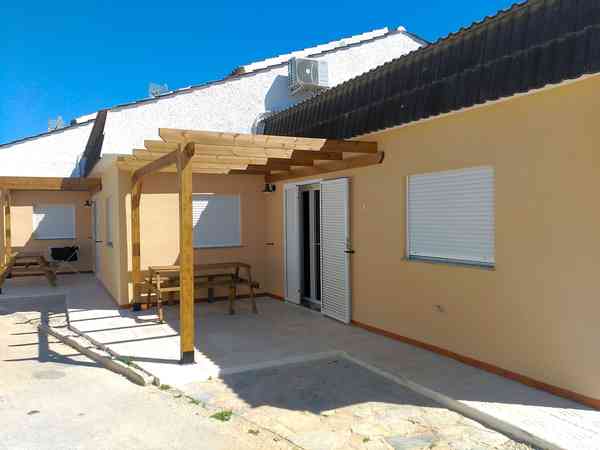 sommerhus / træhytte / bungalow 2 soveværelser (til 6 personer)