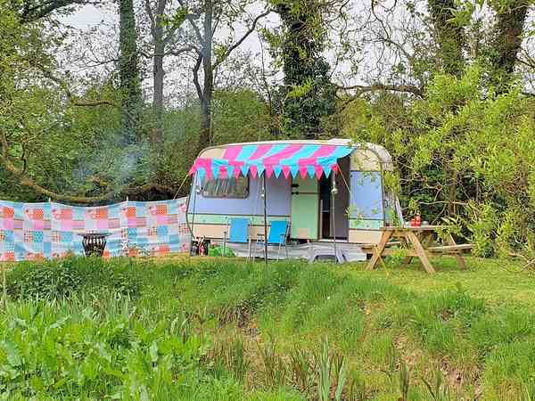 Water Lily on-site trailer (adults only)