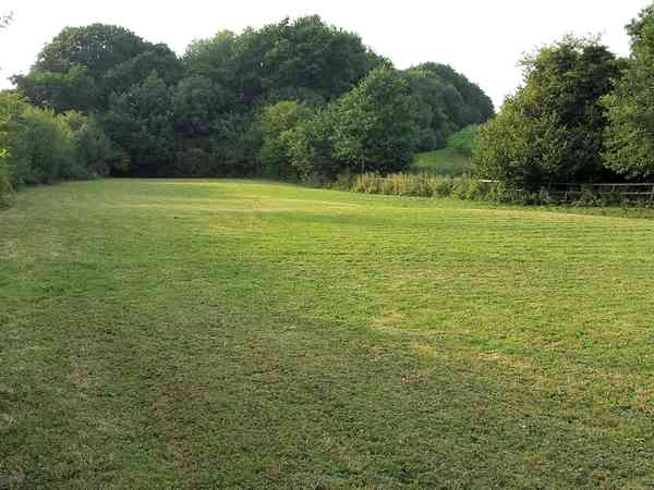 Non-electric grass tent or trailer tent pitch